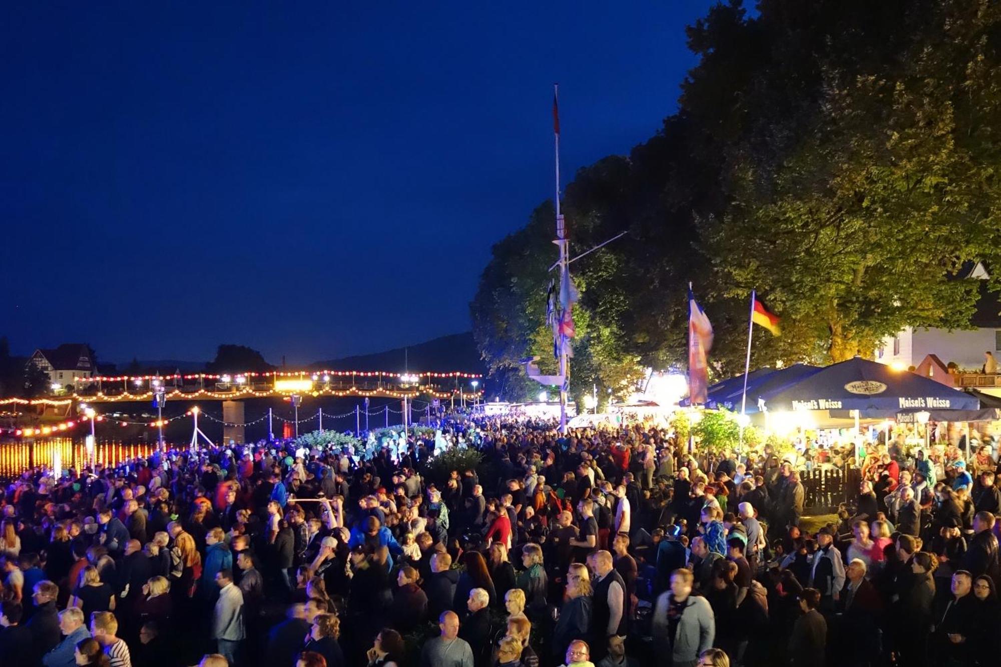 Ferienwohnungen Am Weserstrand Bodenwerder Buitenkant foto